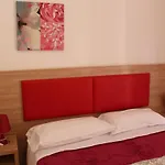 Fiorella Hotel *