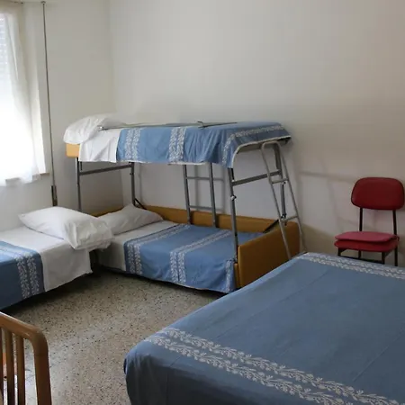Fiorella Hotel *