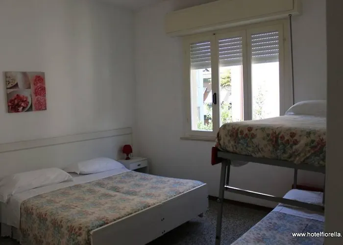 Fiorella Hotel *